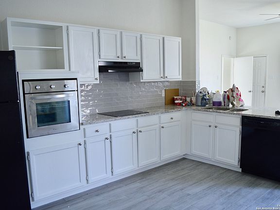 5th image of 6326 Les Harrison Dr