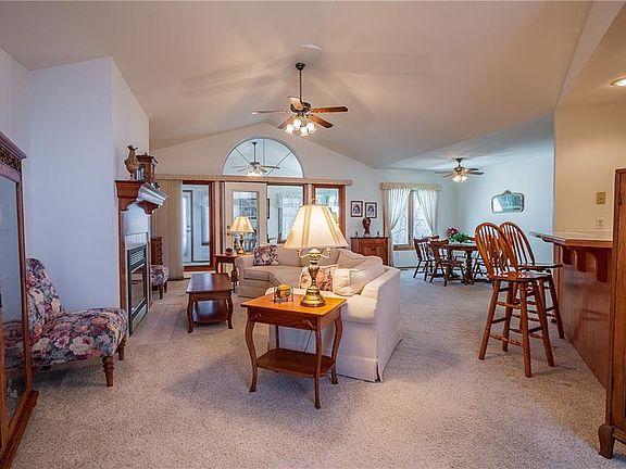 4th image of 1 Creetown Ln