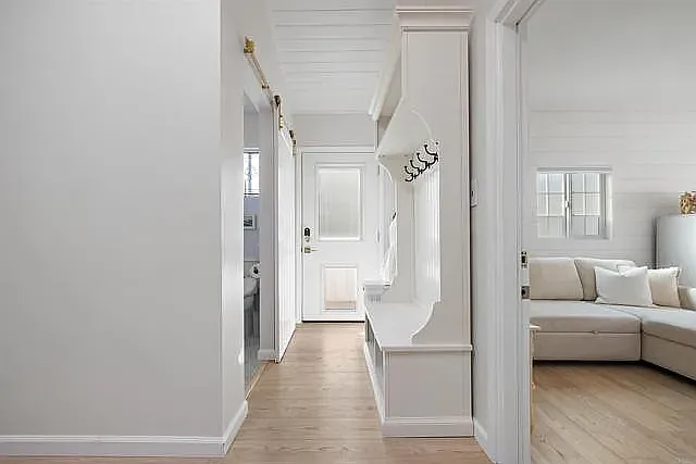 166 Ebony Ave — Photo 15