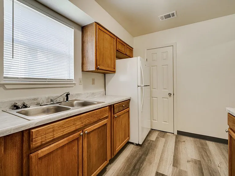 Mariner II Apartments — Photo 49