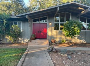 526 La Tierra Dr, Angwin, CA 94508