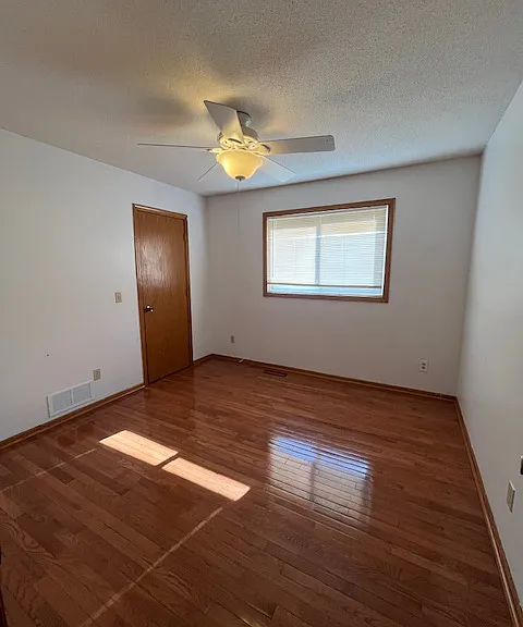 10918 Kentucky Ave N — Photo 19