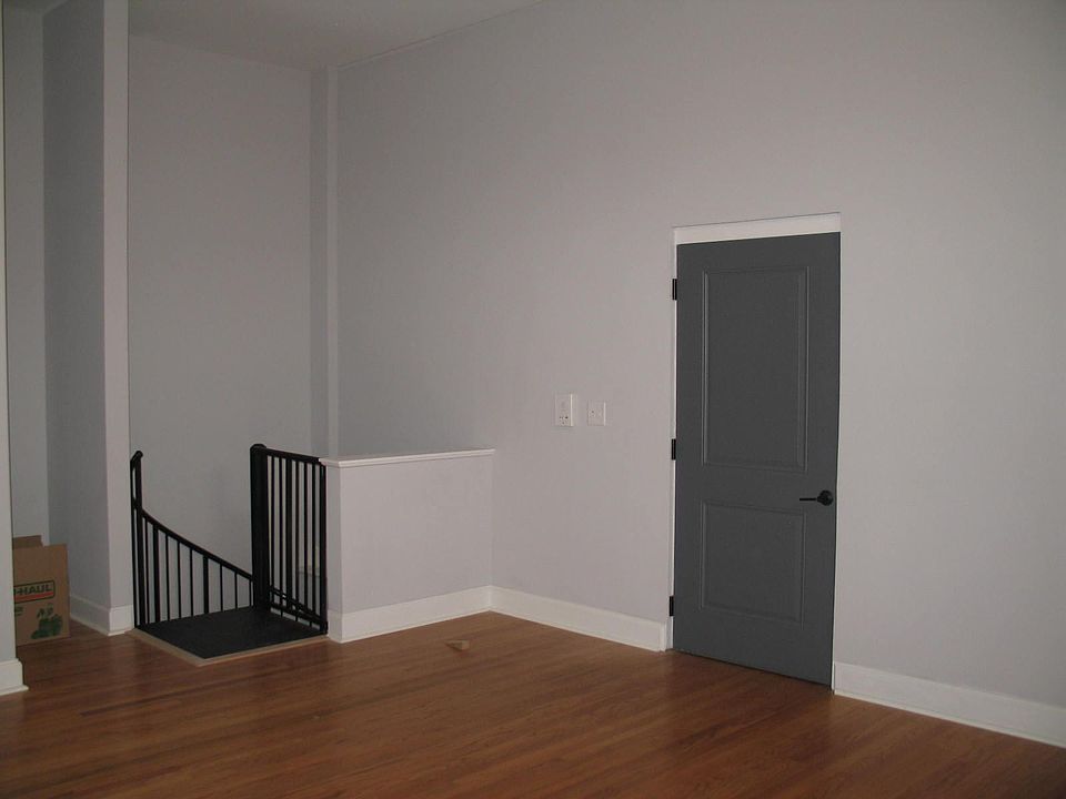 Upper level entry/exit