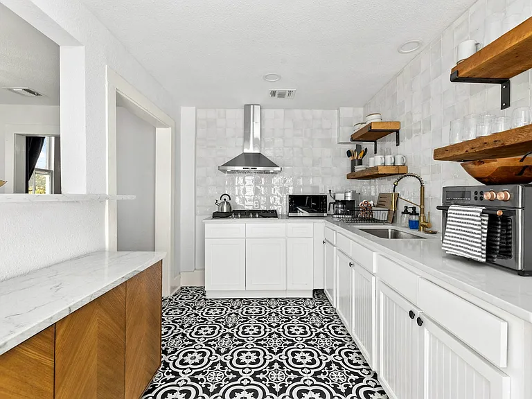 110 E Craig Pl #1 — Photo 12