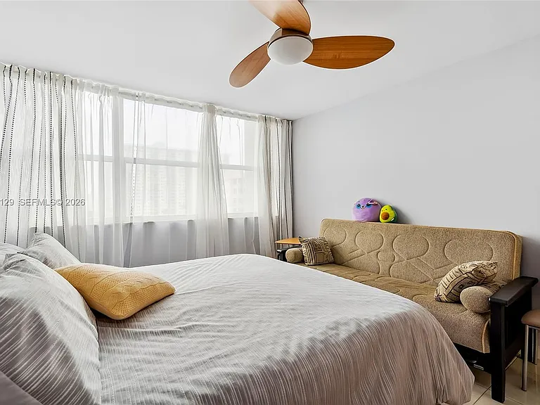 1400 S Ocean Dr #802 — Photo 28