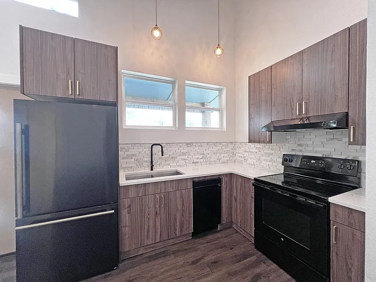 110 Landry Cir — Photo 7