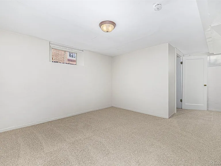1150 S Jackson St — Photo 35