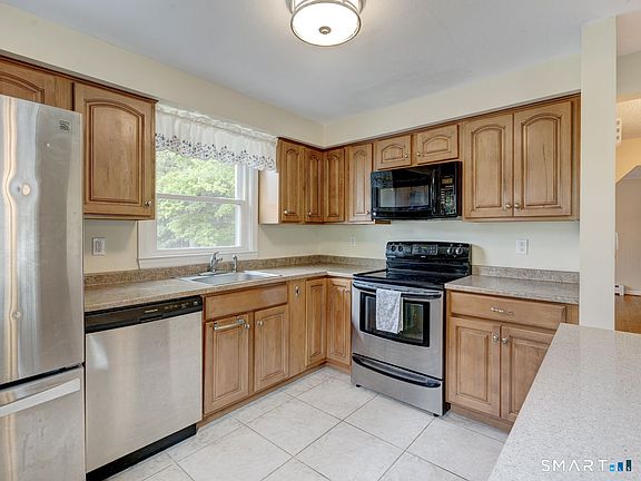 4th image of 123 Bretton Road