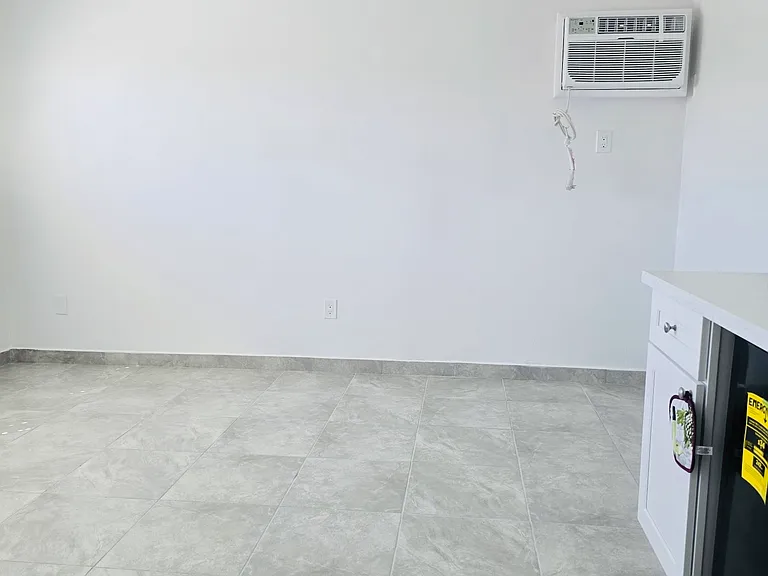 8553 Cedros Ave #11 — Photo 6