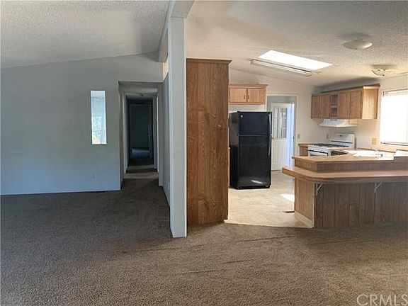 4th image of 4080 Country Club Dr