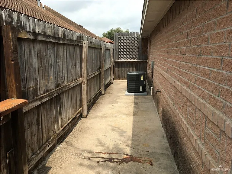 1513 Orlando St — Photo 14