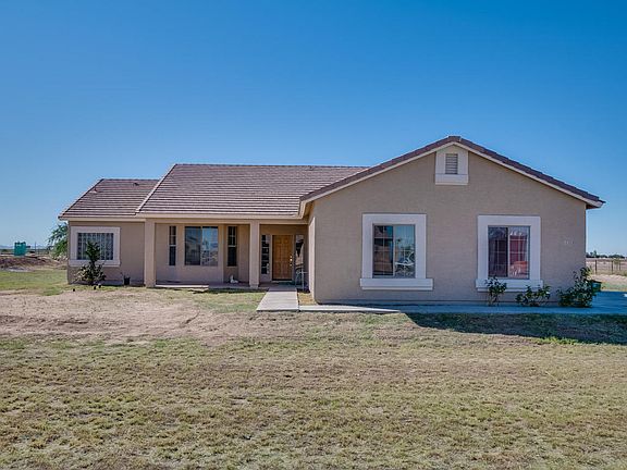 2nd image of 2911 E Eliza Cir