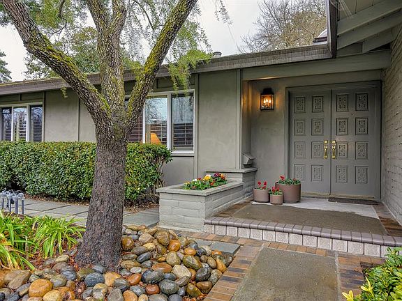2nd image of 223 Corliss Dr