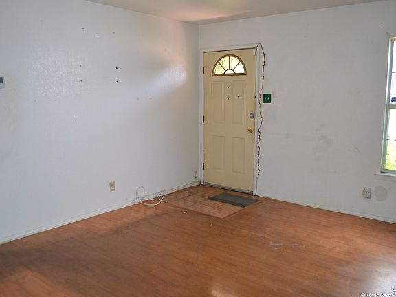 5th image of 327 FELPS BLVD