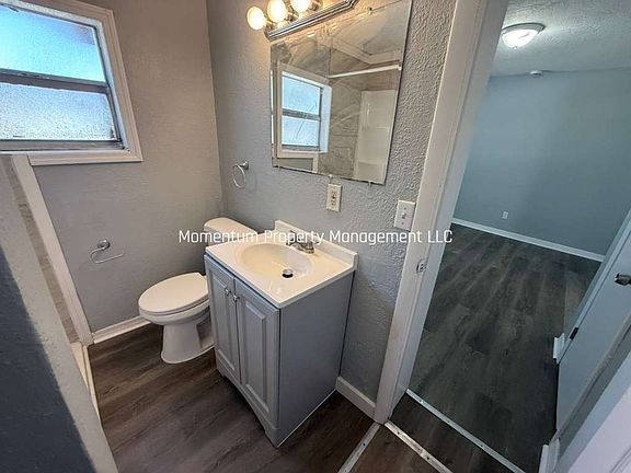 3rd image of 1144 La Salle St