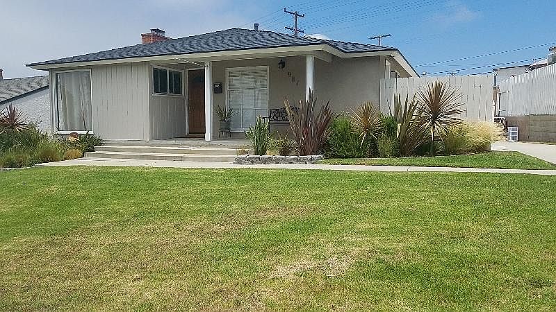 1st image of 981 Calle Miramar