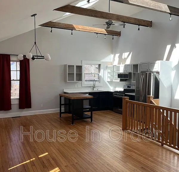 127 W Chestnut St — Photo 9