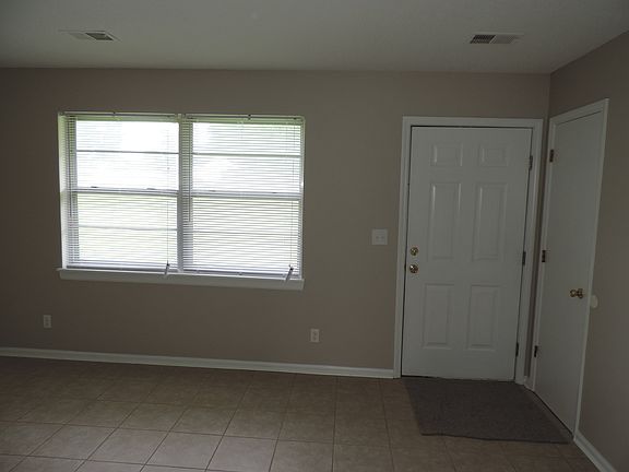 5th image of 914 E Market St APT 8B