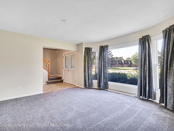 4th image of 1063 Pickton Dr