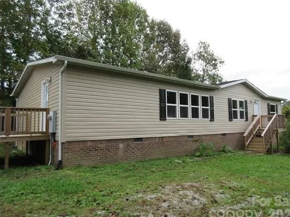 123 Josiah Ln, Hendersonville, NC 28792