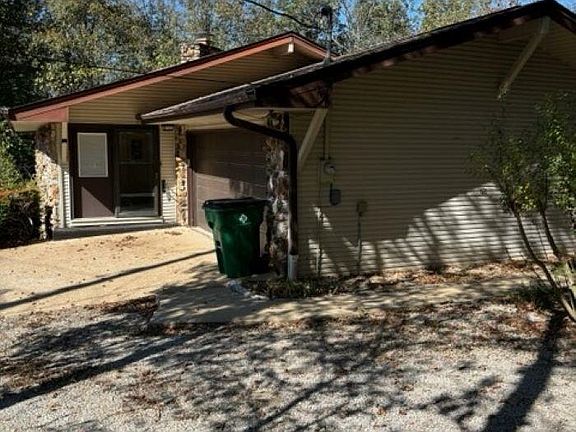 2nd image of 124 Cherokee Rd