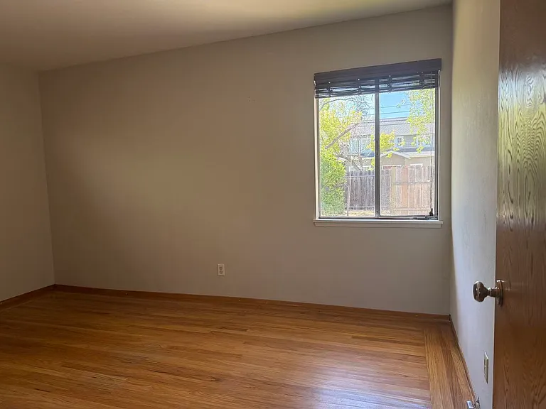 3160 Waverley St #1 — Photo 12