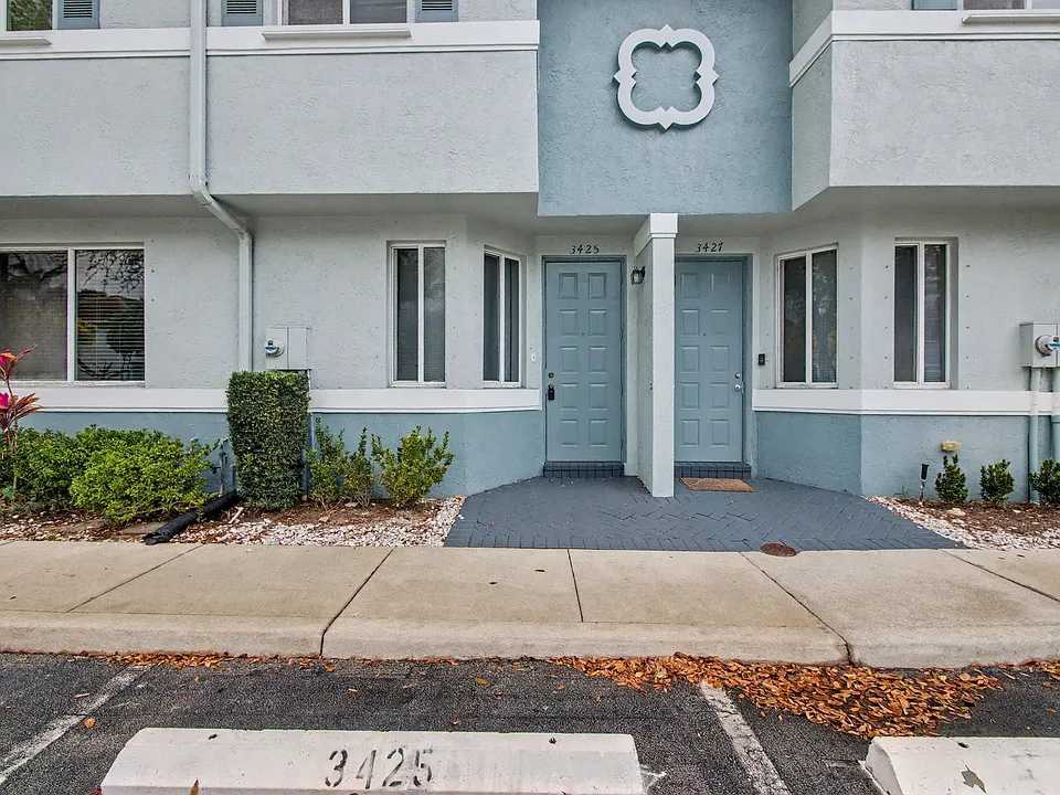 3425 Sonoma Dr