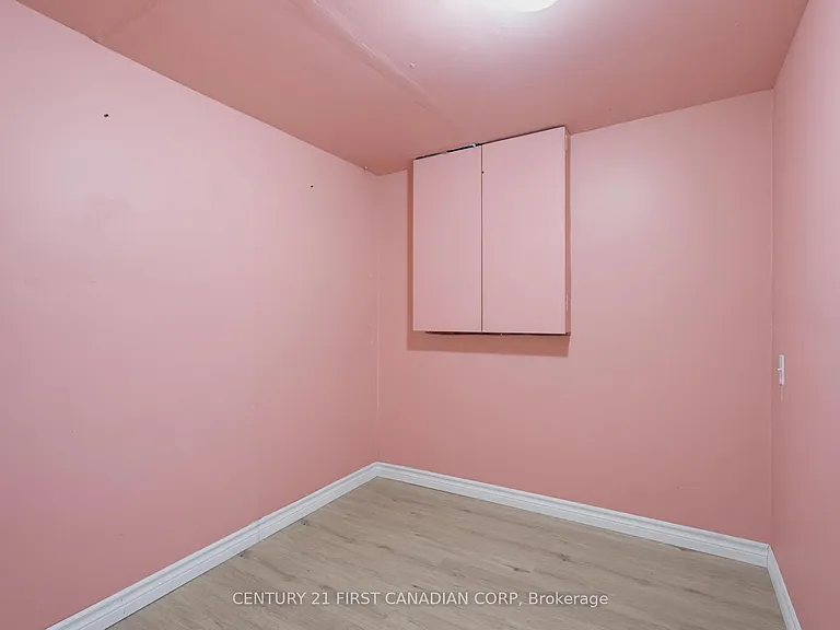 761 Blacksmith St — Photo 34