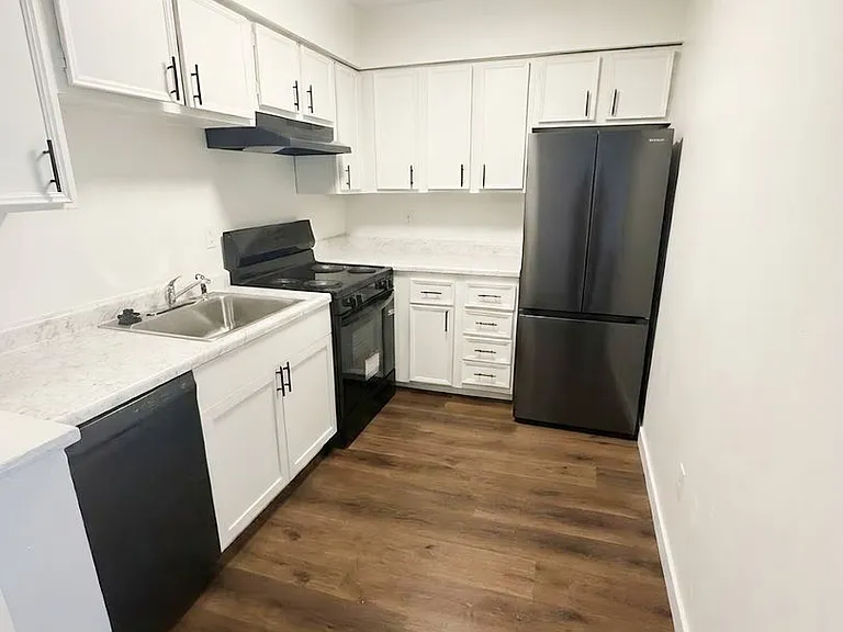 Birch Apartments — Photo 5