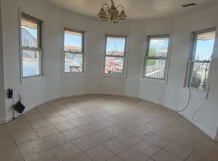 11 1st St, Jamaica, NY 11422