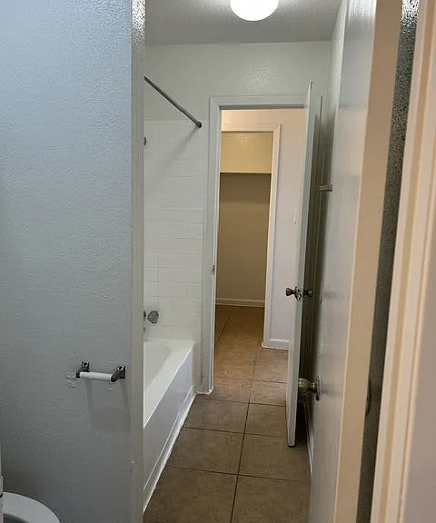 3737 Hillcroft Apartments — Photo 89