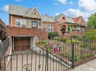 3311 73rd St, Jackson Heights, NY 11372