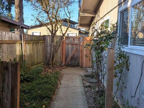 200 SE 98th Ave #206