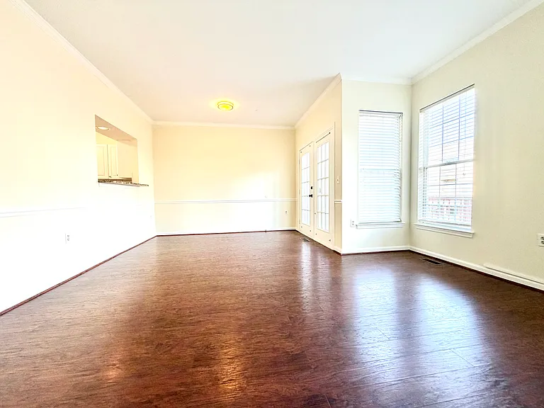 2543 Selkirk Ct — Photo 11