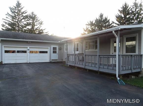 2nd image of 8098 Woods Hwy