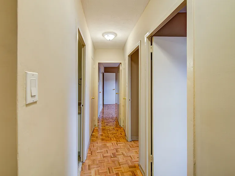 1785 Bloor St — Photo 23
