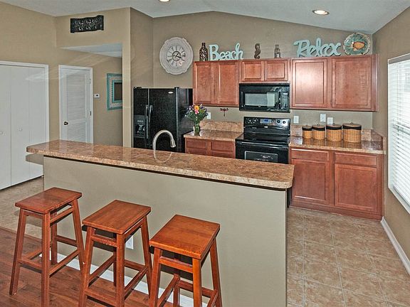 4th image of 173 Summer Point Dr