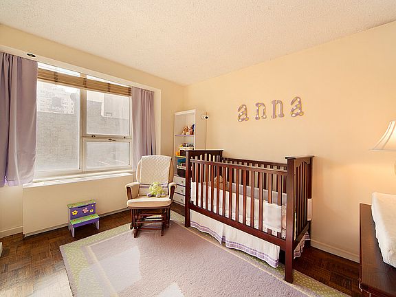 5th image of 404 E 79th St APT 5H