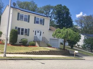 9 Admiral Ave, Worcester, MA 01602