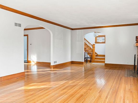 5th image of 526 Robert Ave