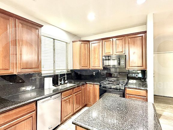 5th image of 26154 N 67th Ln