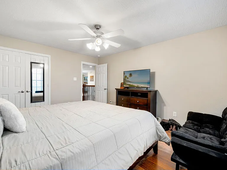 24647 Hampton Lakes Dr — Photo 32