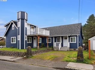 211 10th Ave, Seaside, OR 97138