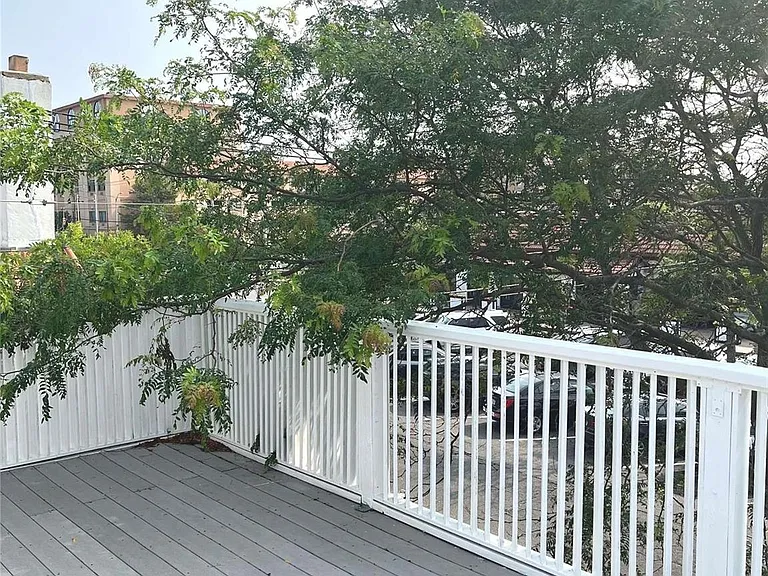 307 Magnolia Blvd #UPPER — Photo 17