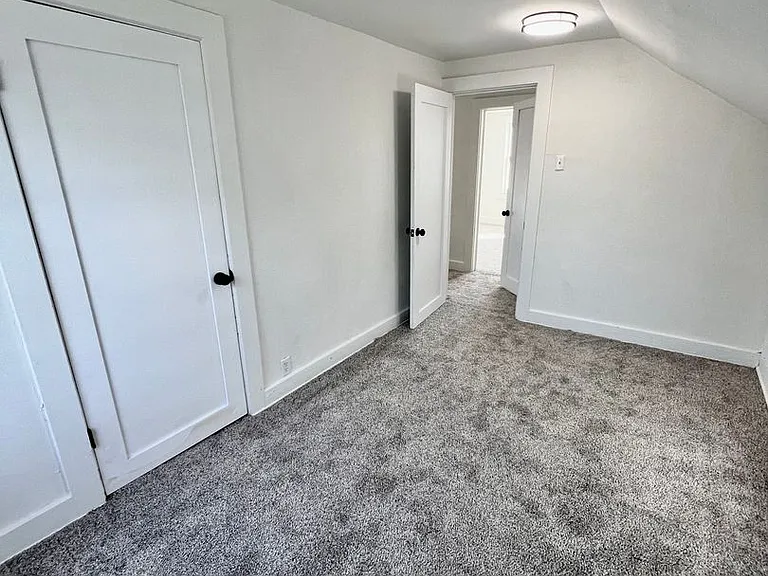 416 Henry St — Photo 29