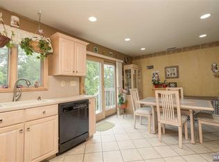 12 Kakeout Rd, Butler, NJ 07405