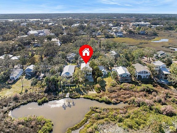 2nd image of 27 Oak St