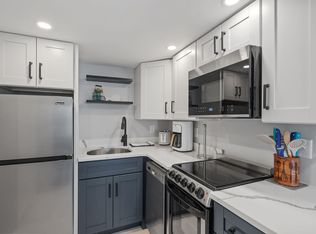 15-17 Manchester St #3, Hampton, NH 03842