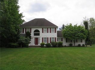 8 Orion Ct, Matawan, NJ 07747