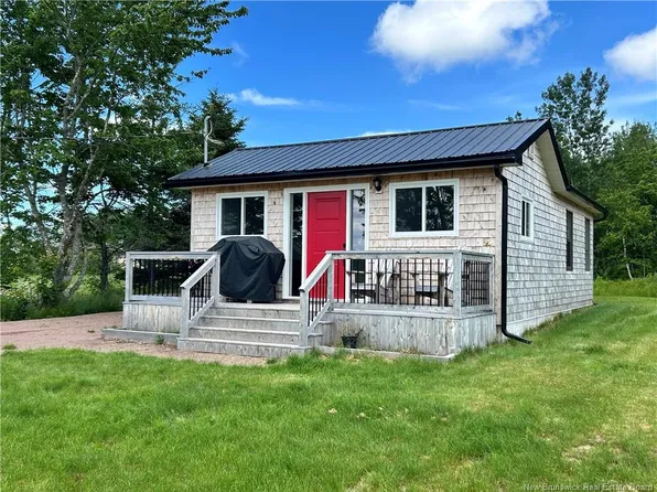 396 Collins Lake Rd, Beaubassin East, NB E4N 2N1
